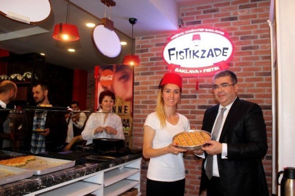 Fıstıkzade Baklava’nın 16’ıncı Şubesi Sakaryada Açıldı